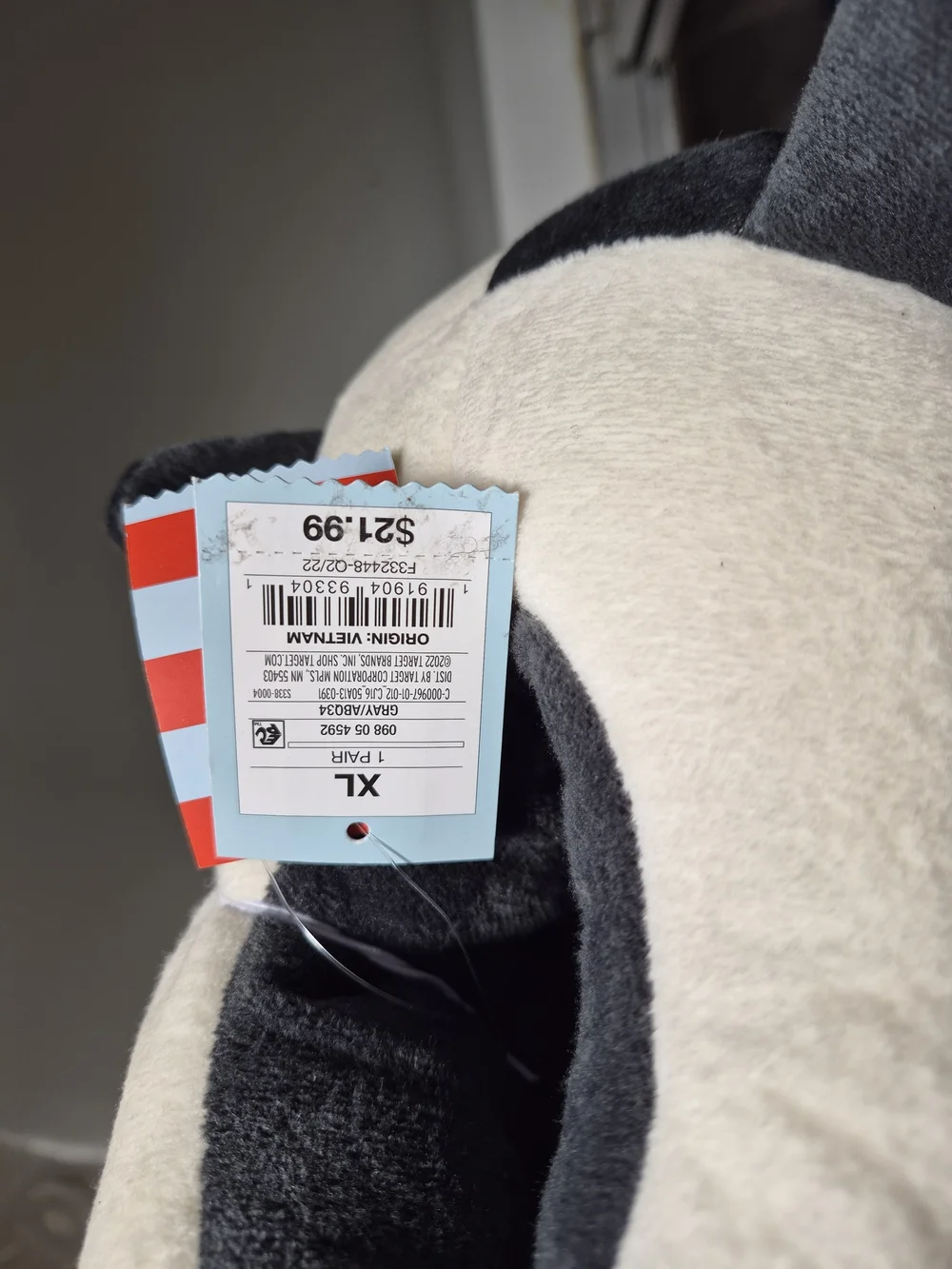 Cat & Jack Plush Penguin Plushie - Black & Cream Slippers Suze XL (6)